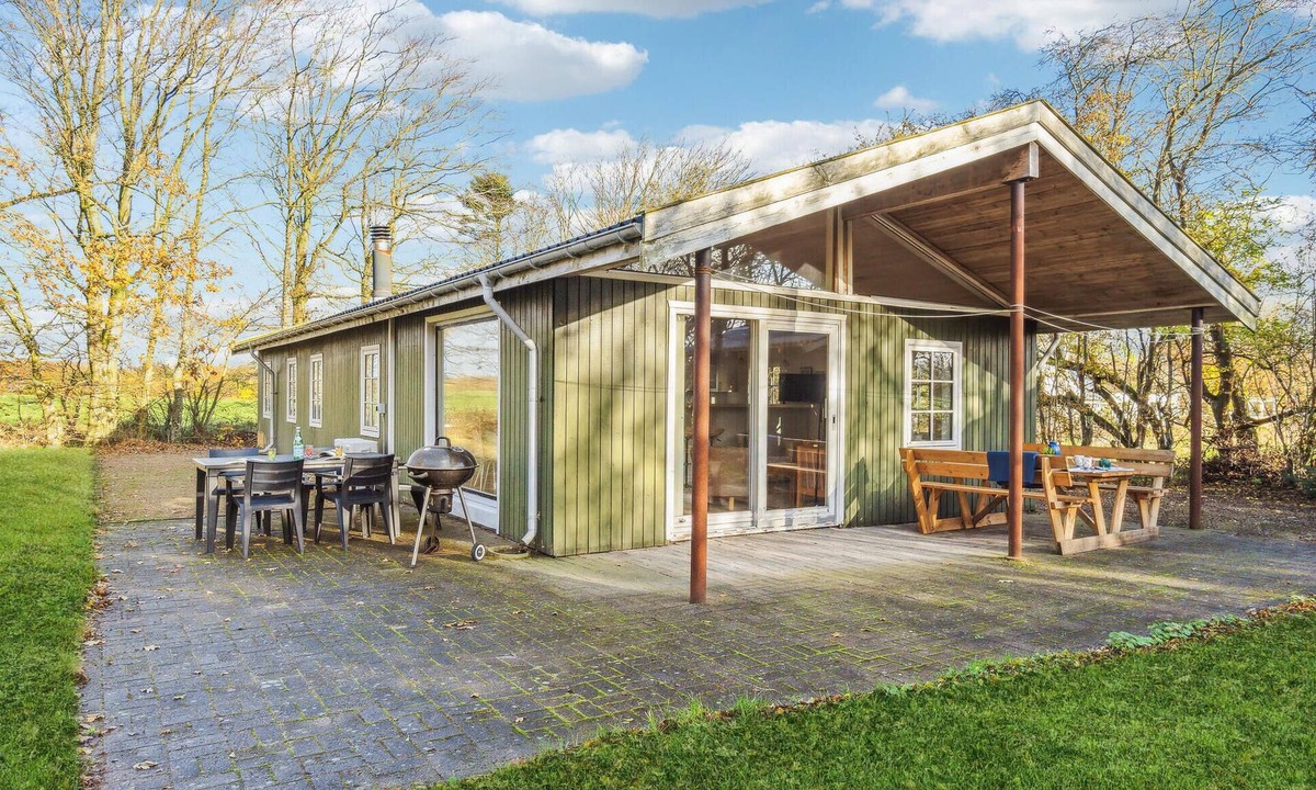 Nibe House | Stunning home in Nibe with kitchen