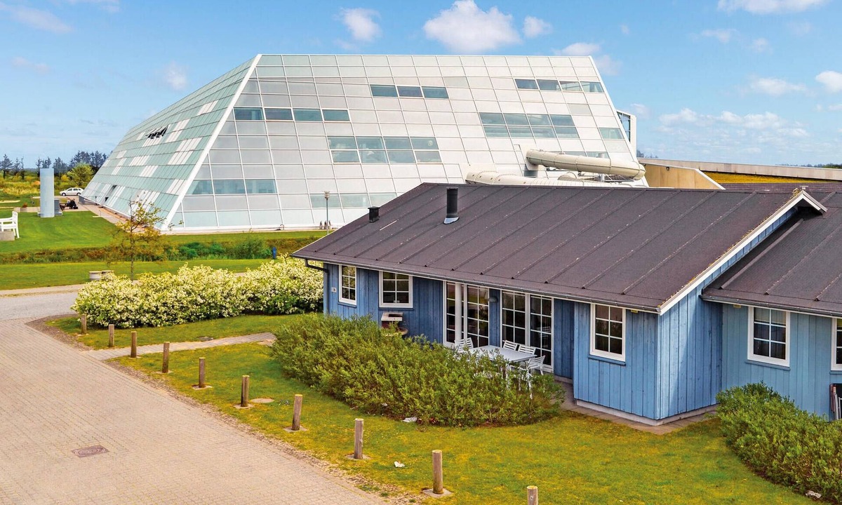 Houstrup House | Stunning home in Nørre Nebel with WiFi