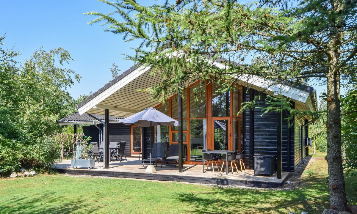 Jegum House | Stunning home in Oksbøl with kitchen