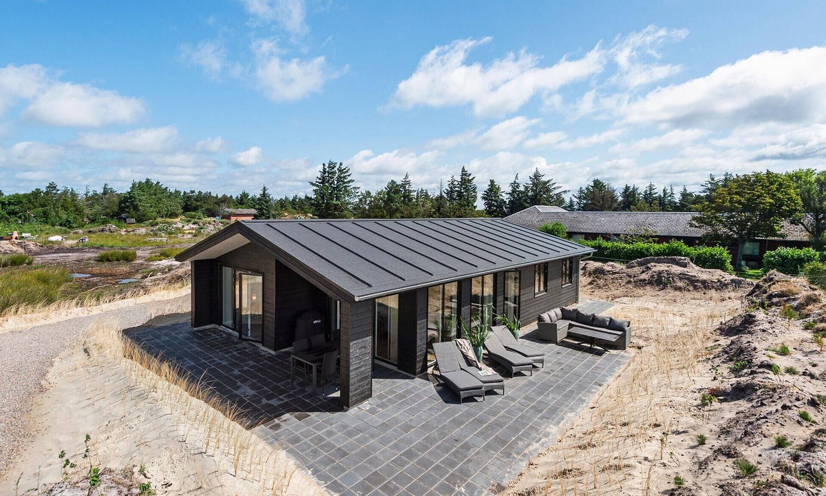 Grærup Strand House | Stunning home in Oksbøl with sauna