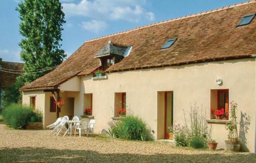 Noyant-Villages House | Stunning Home In Parcay Les Pins