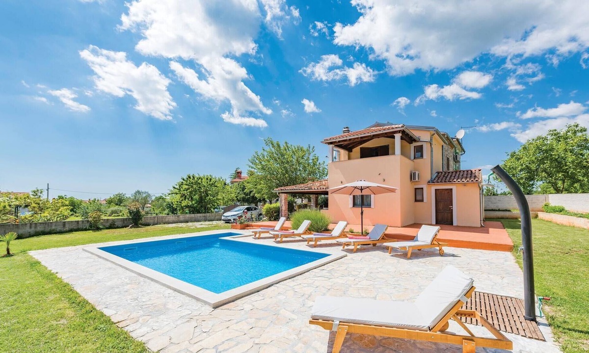 Peresiji House | Stunning home in Peresiji