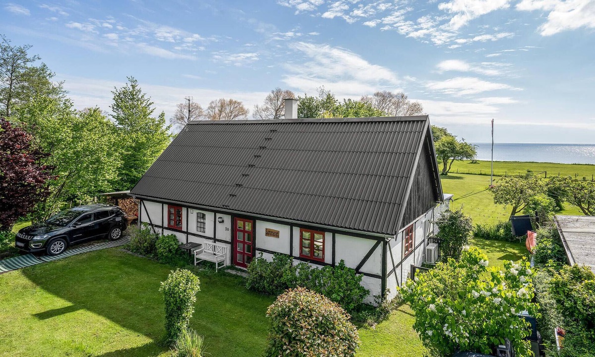 Togeholt House | Stunning home in Præstø with kitchen