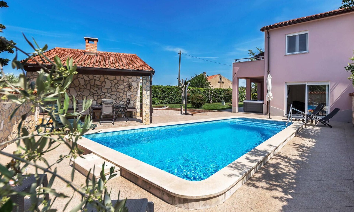 Banjole House | Stunning home in Pula