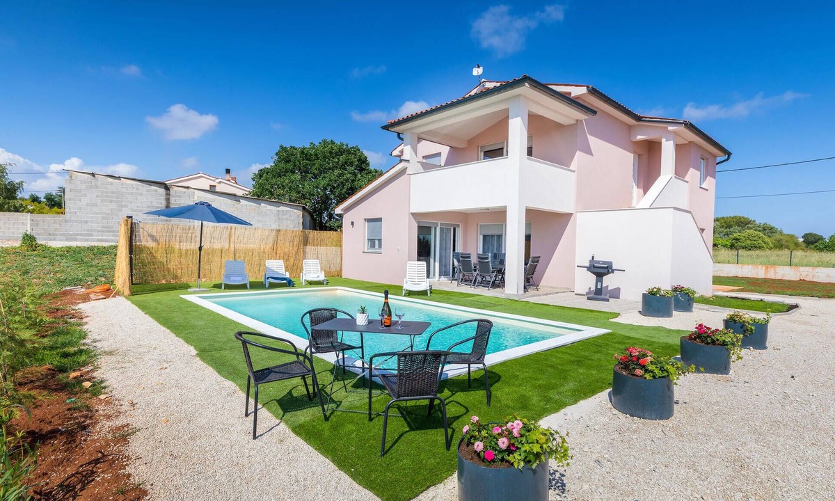 Skatari House | Stunning home in Pula