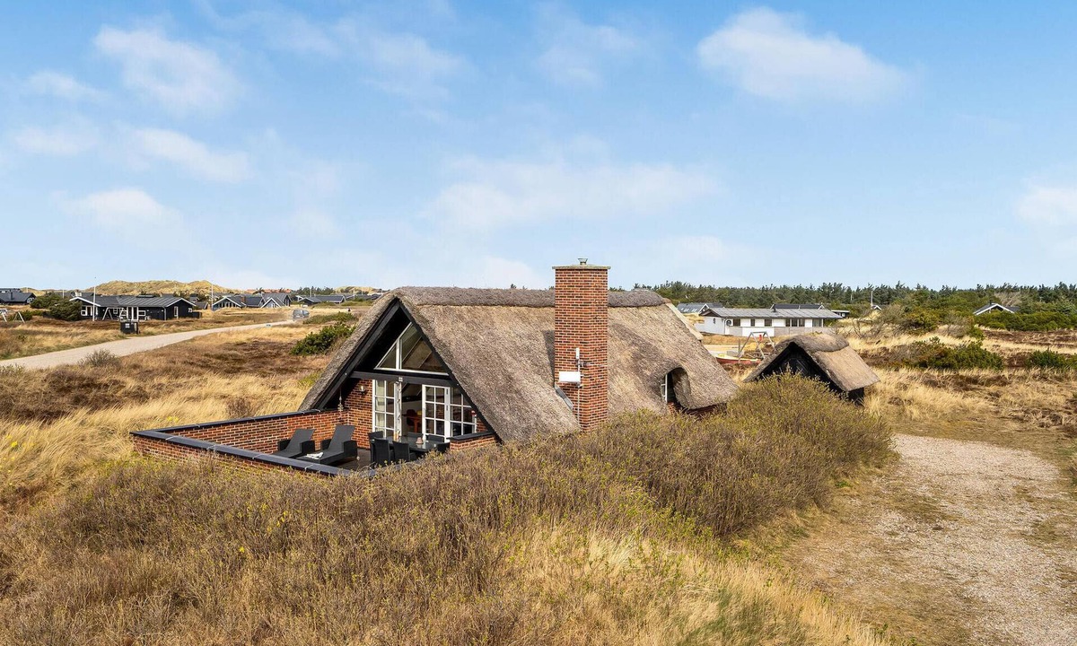 Klegod Strand House | Stunning home in Ringkøbing with WiFi