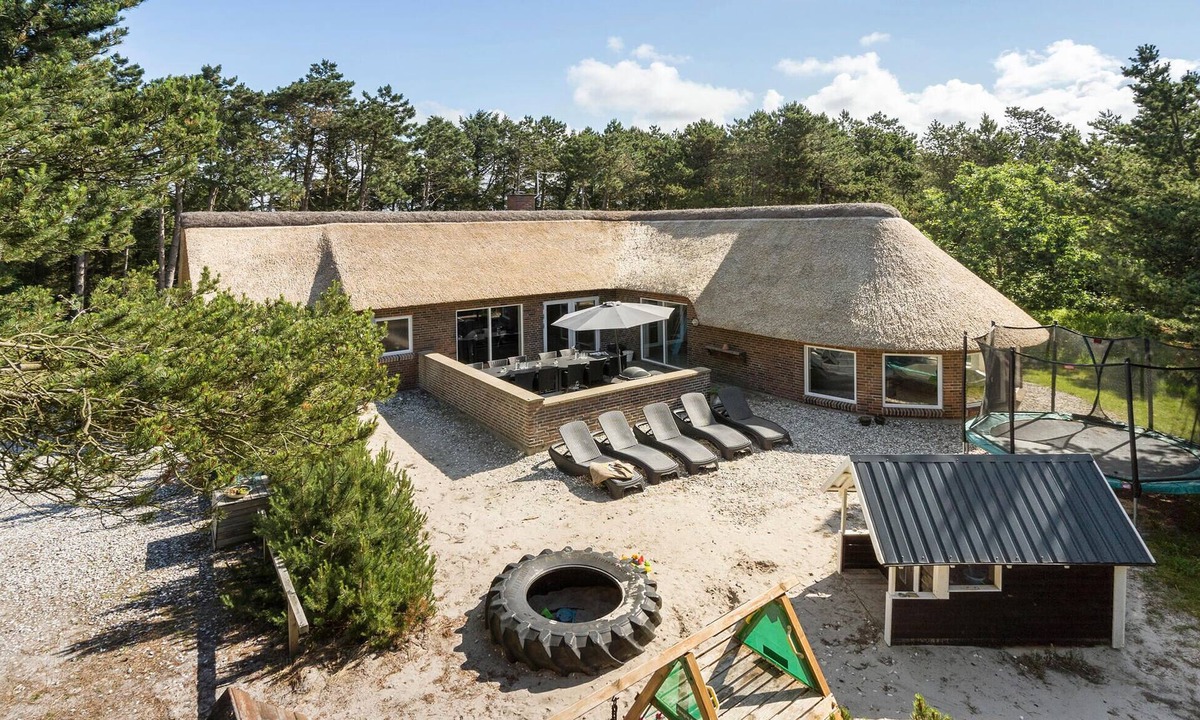 Klegod Strand House | Stunning home in Ringkøbing with sauna