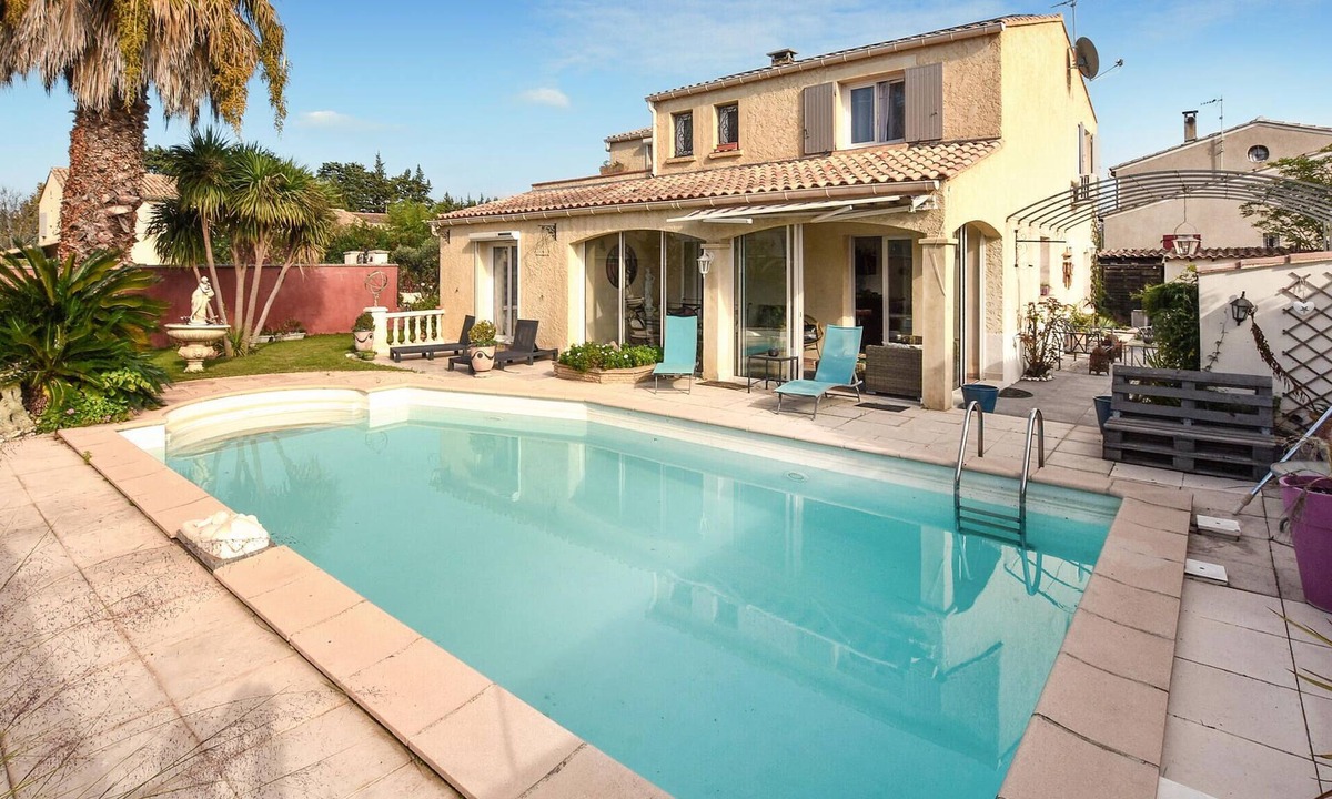 Rognonas House | Stunning home in Rognonas