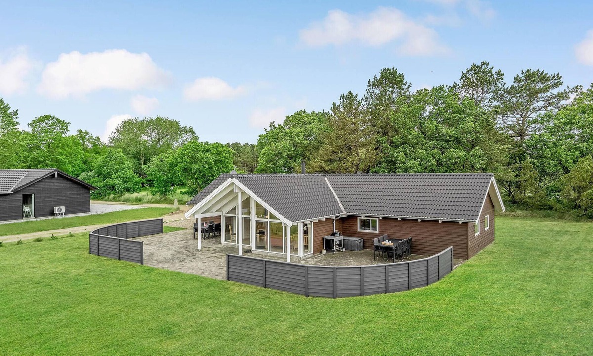 Sønderstrand House | Stunning home in Rømø with kitchen