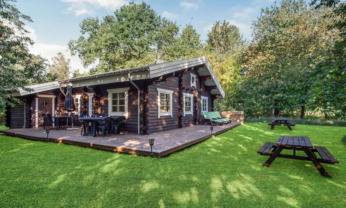 Ronne House | Stunning home in Rønne with WiFi