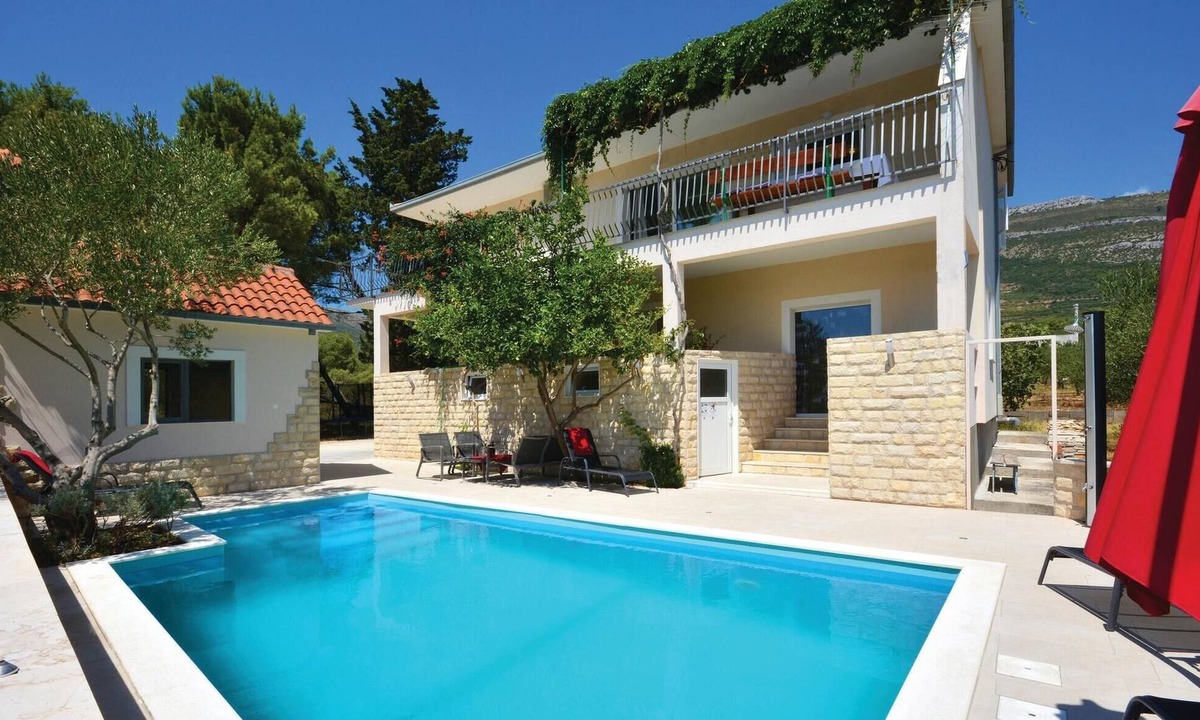 Rudine House | Stunning home in Rudine