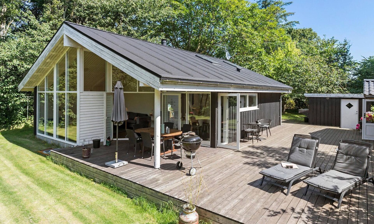 Marup House | Stunning home in Samsø with kitchen