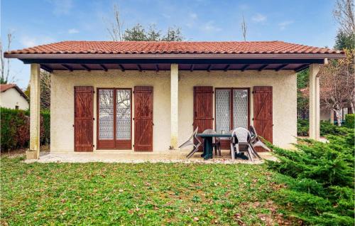 Sarrecave House | Stunning Home In Sarrecave With Swimming Pool
