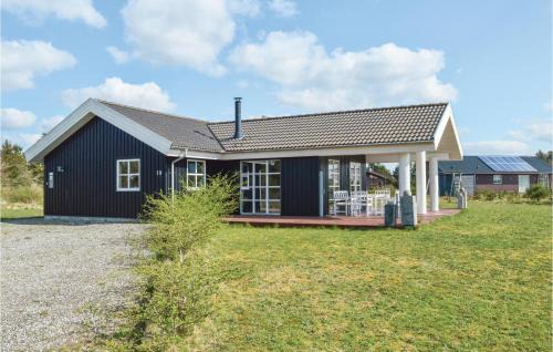 Skjern House | Stunning Home In Skjern With Kitchen