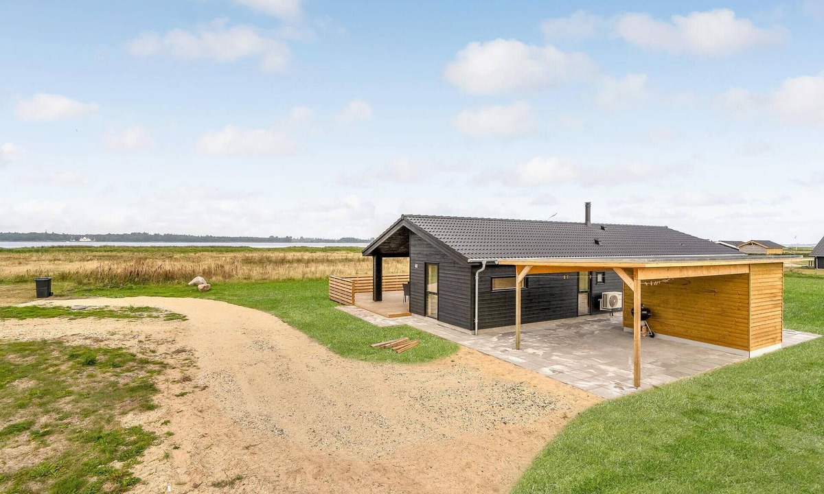 Egense House | Stunning home in Storvorde with WiFi