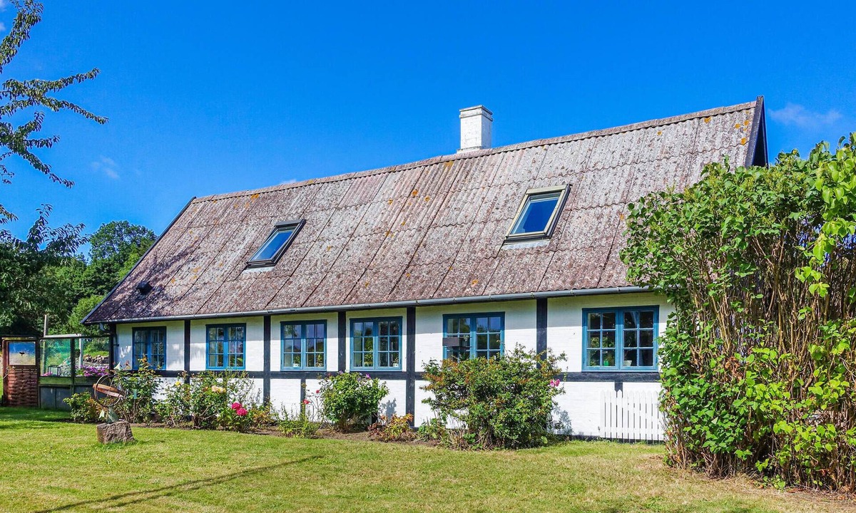 Svaneke House | Stunning home in Svaneke with kitchen