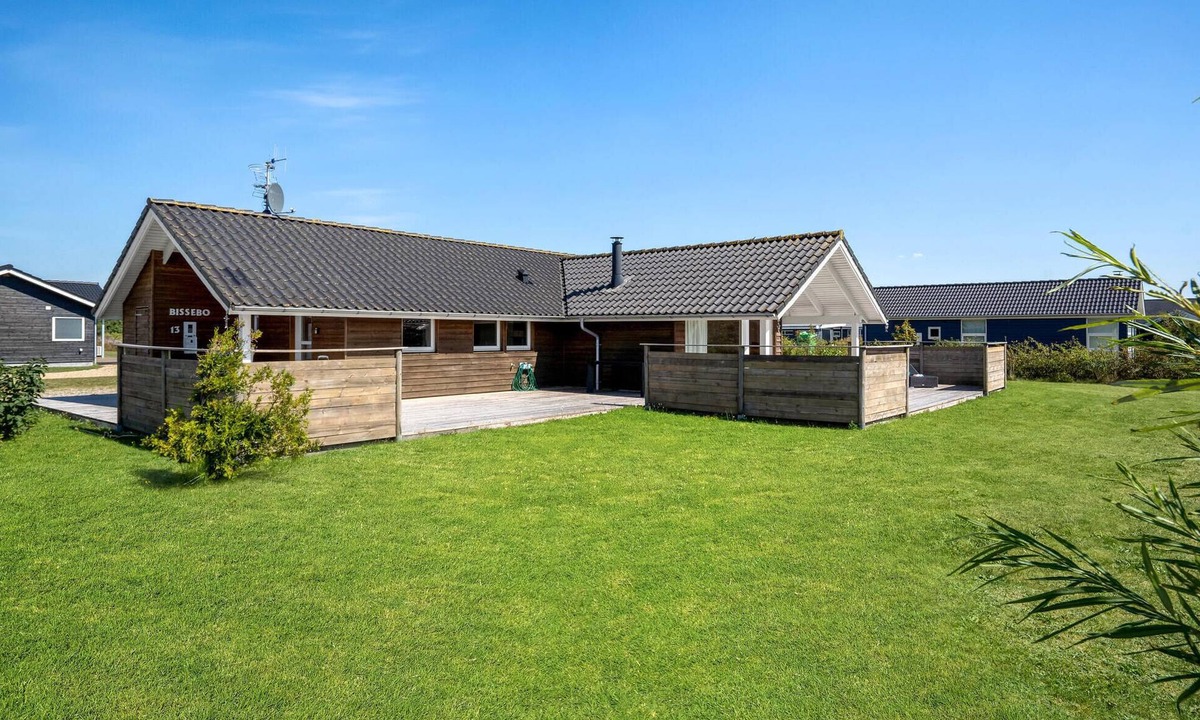 Skaven Strand House | Stunning home in Tarm with WiFi
