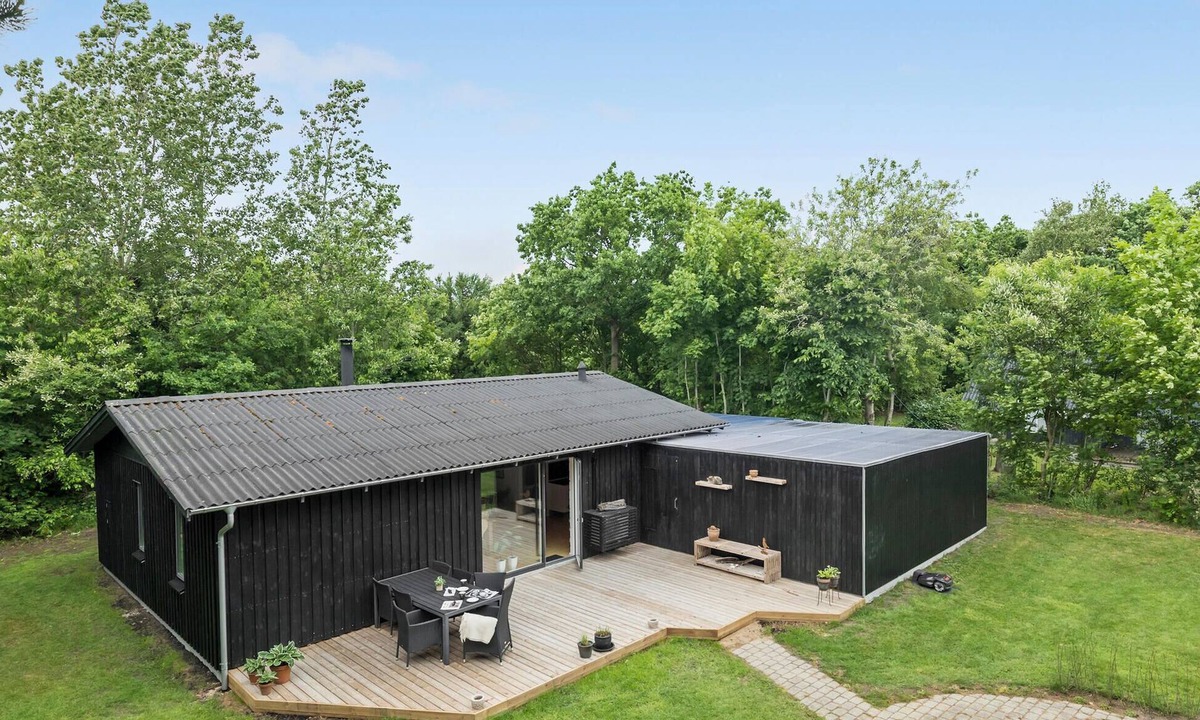 Thyholm House | Stunning home in Thyholm with WiFi