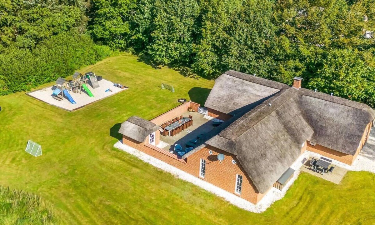 Husby House | Stunning home in Ulfborg with sauna