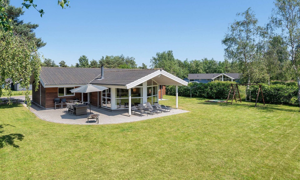 Marielyst House | Stunning home in Væggerløse with sauna