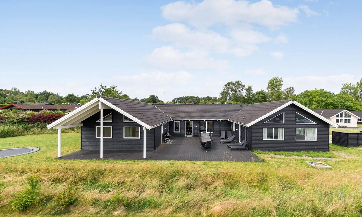 Vejby House | Stunning home in Vejby with sauna