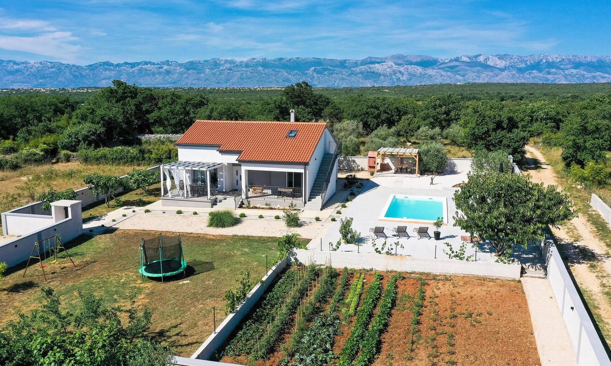 Poljica House | Stunning home in Vrsi with WiFi