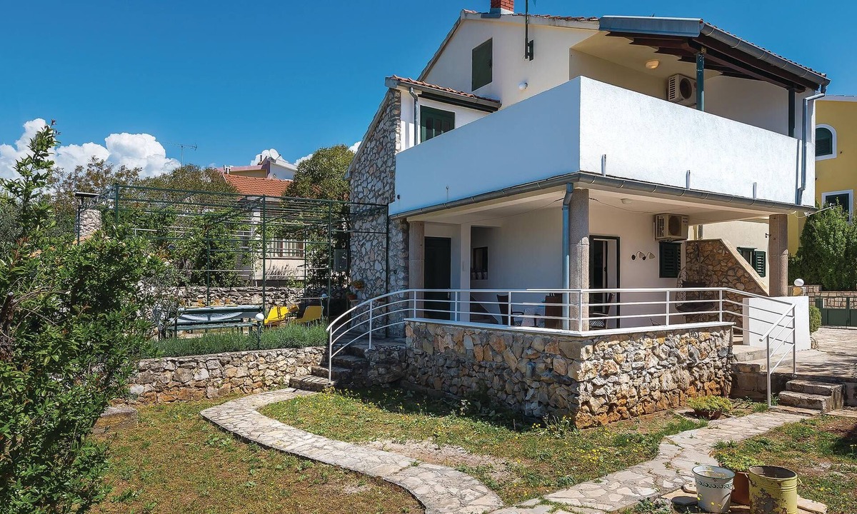 Zaboric House | Stunning home in Zaboric with WiFi
