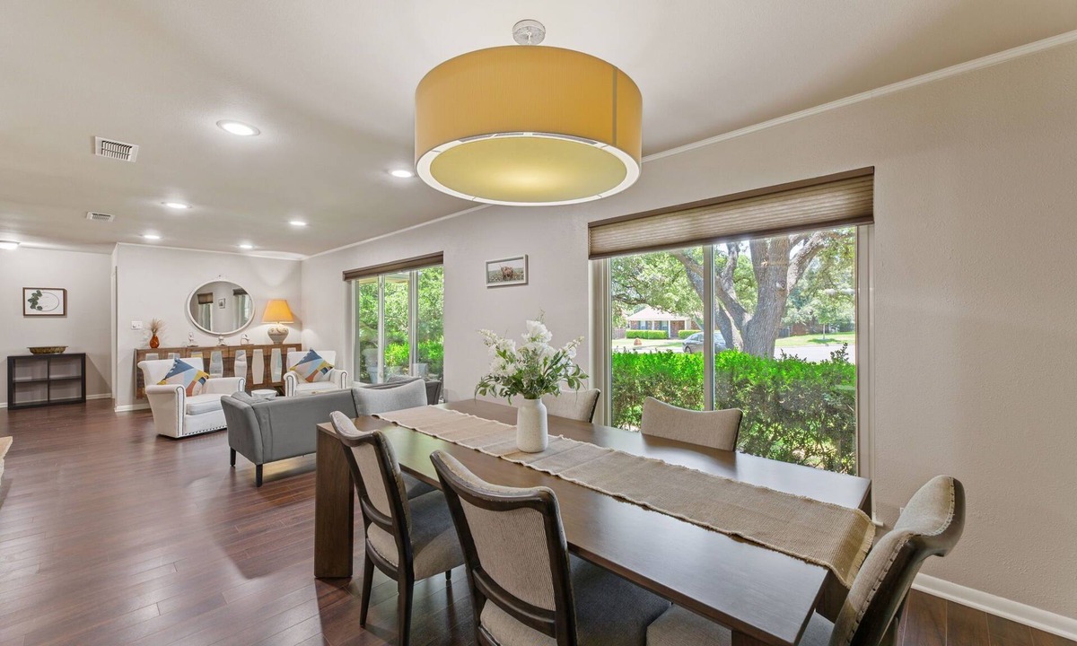 Scofield Farms House | Stunning home near Downtown Austin - Minutes from The Domain & Q2 Stadium