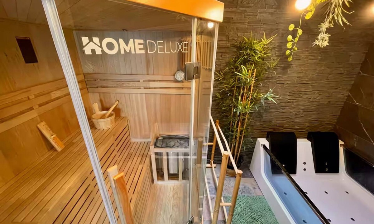 Saint-Leu House | Stunning house with jacuzzi, sauna, home cinema and bubble pool in Amiens.