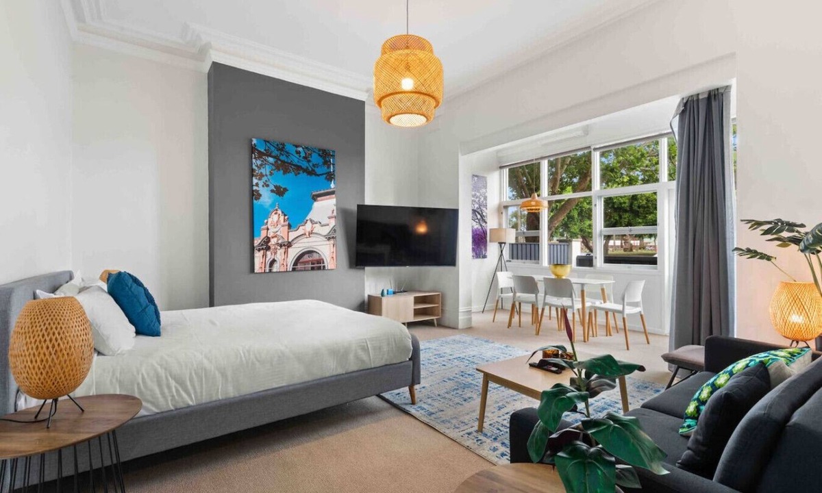 North Sydney Apartment | Stunning Huge Studio & Sunny terrace with Parking
