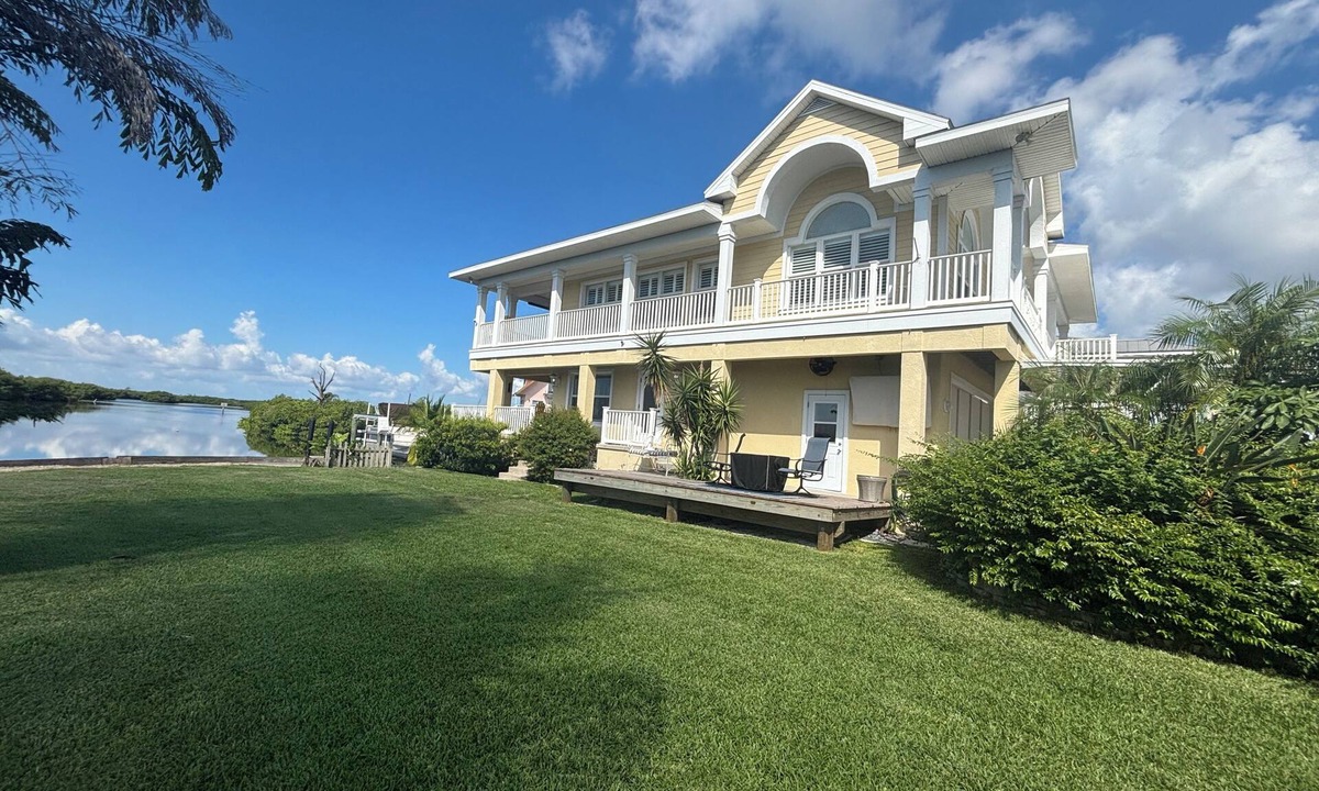 Tampa House | Stunning Key West Style Waterfront Home with Exceptional Views!