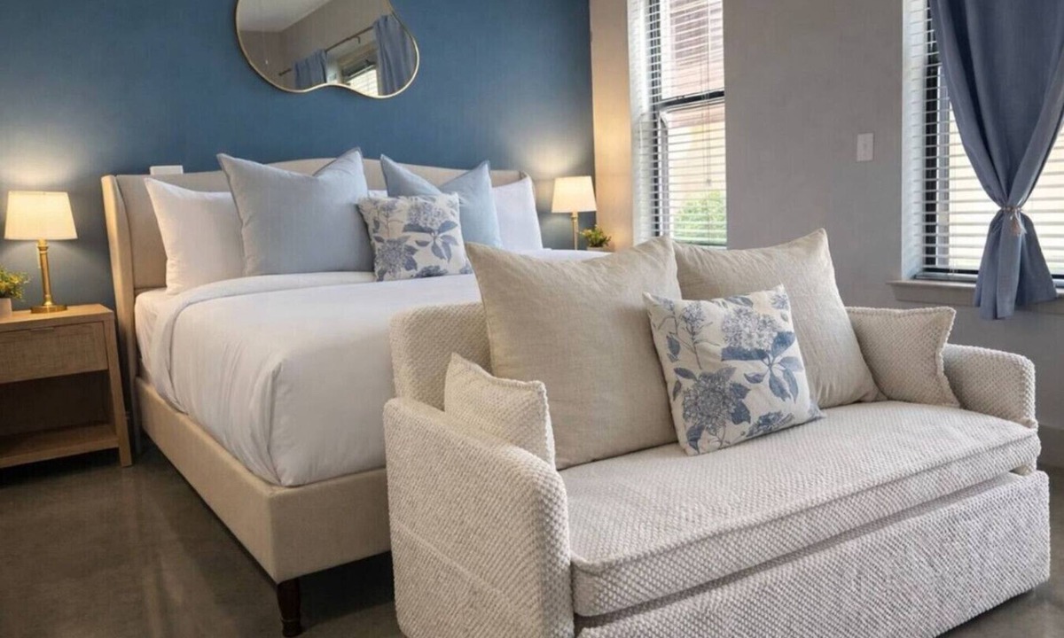 Las Colinas Apartment | Stunning, KING&FULL bed, WORKERfriendly, Pool&Gym
