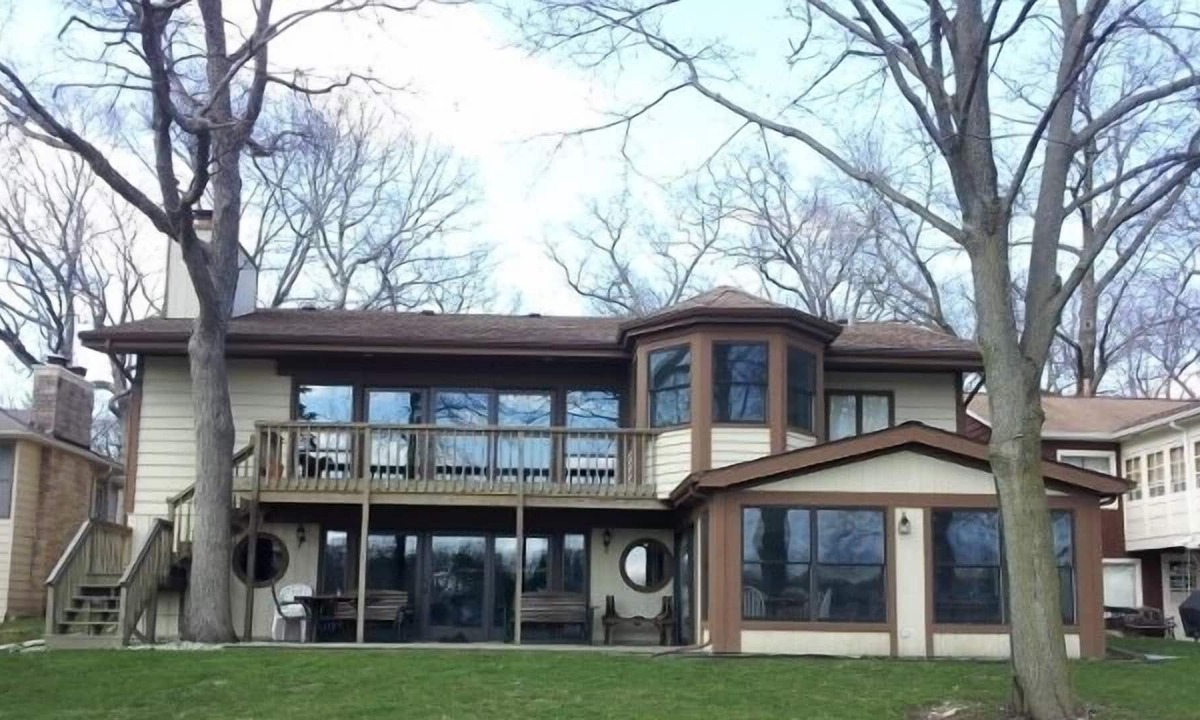 Powers Lake House | Stunning Lake Front Home-Minutes From Down Town Lake Geneva WI
