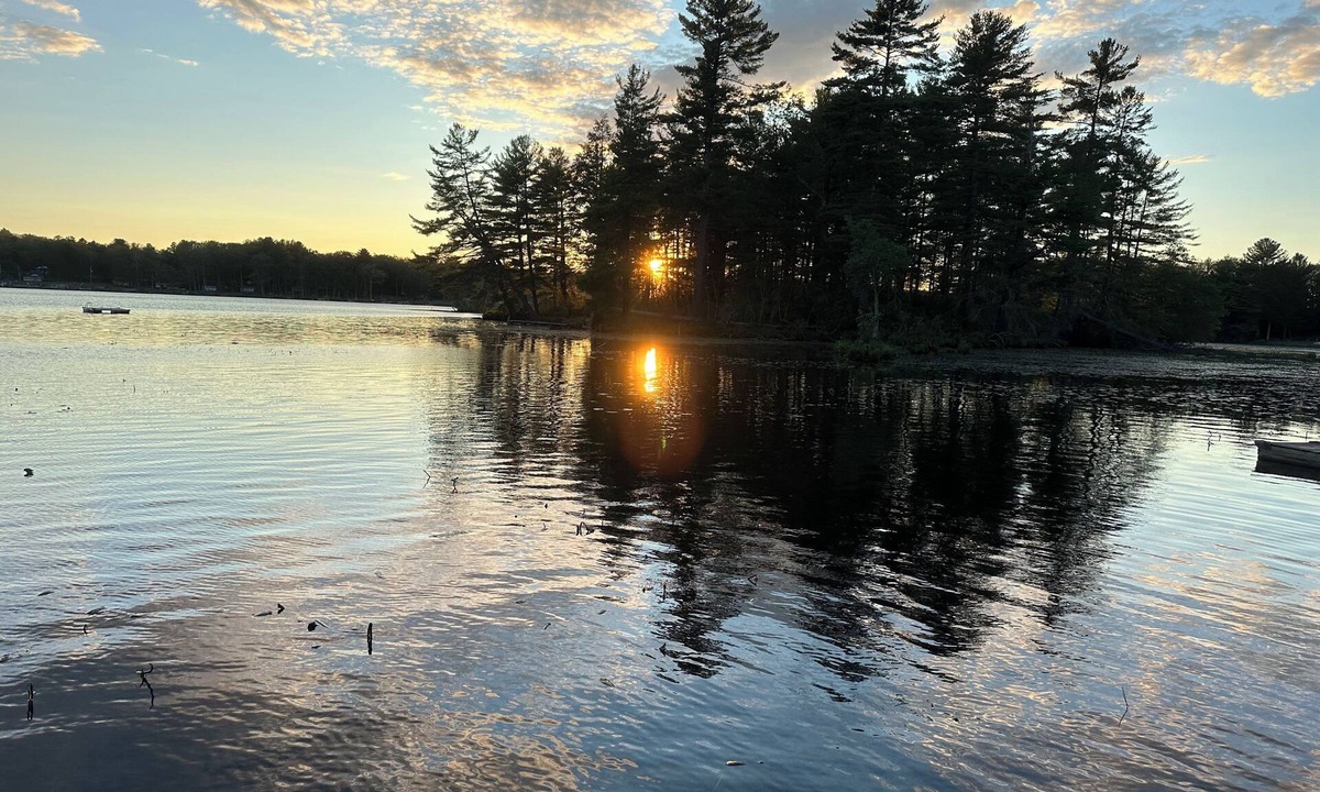 Town of Lumberland House | Stunning Lake Front Home