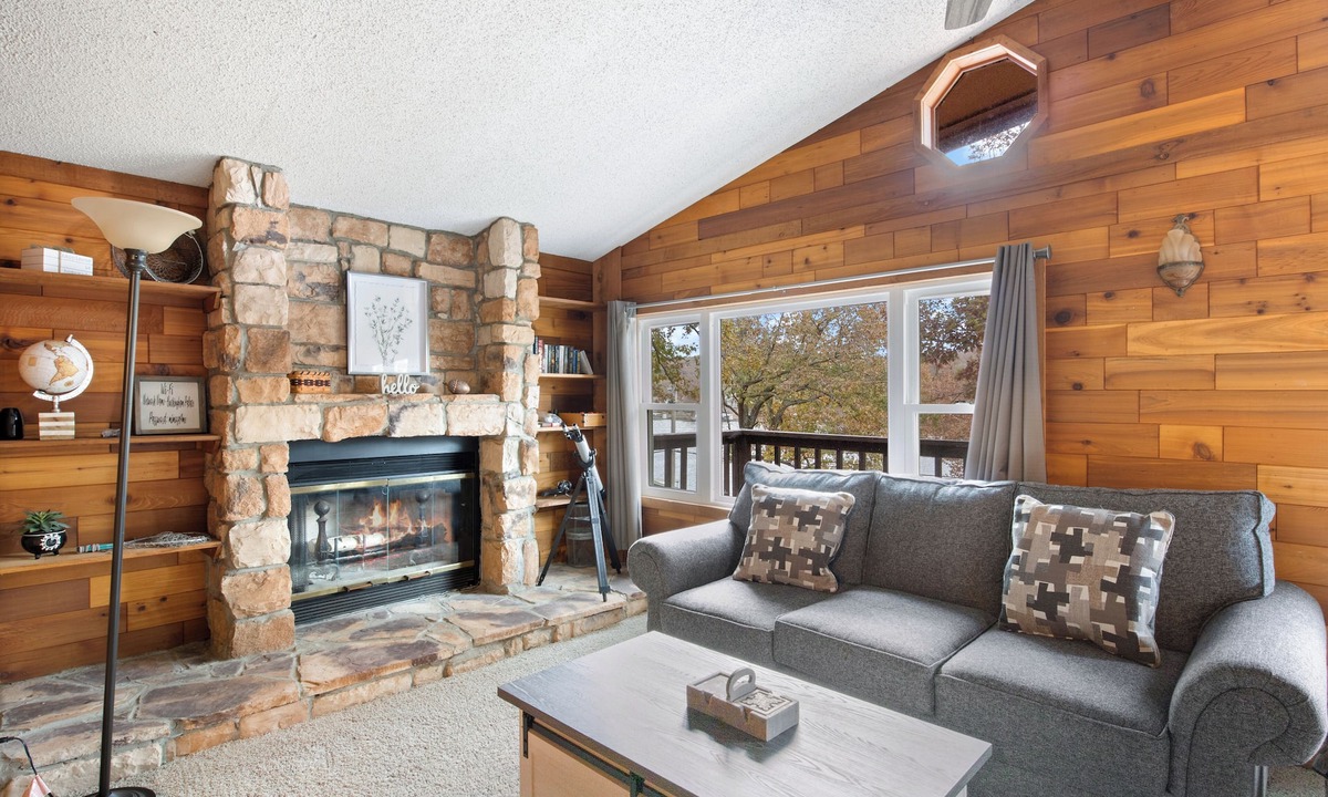 Climax Springs House | Stunning Lake View On A Nice & Quiet Relaxing Home