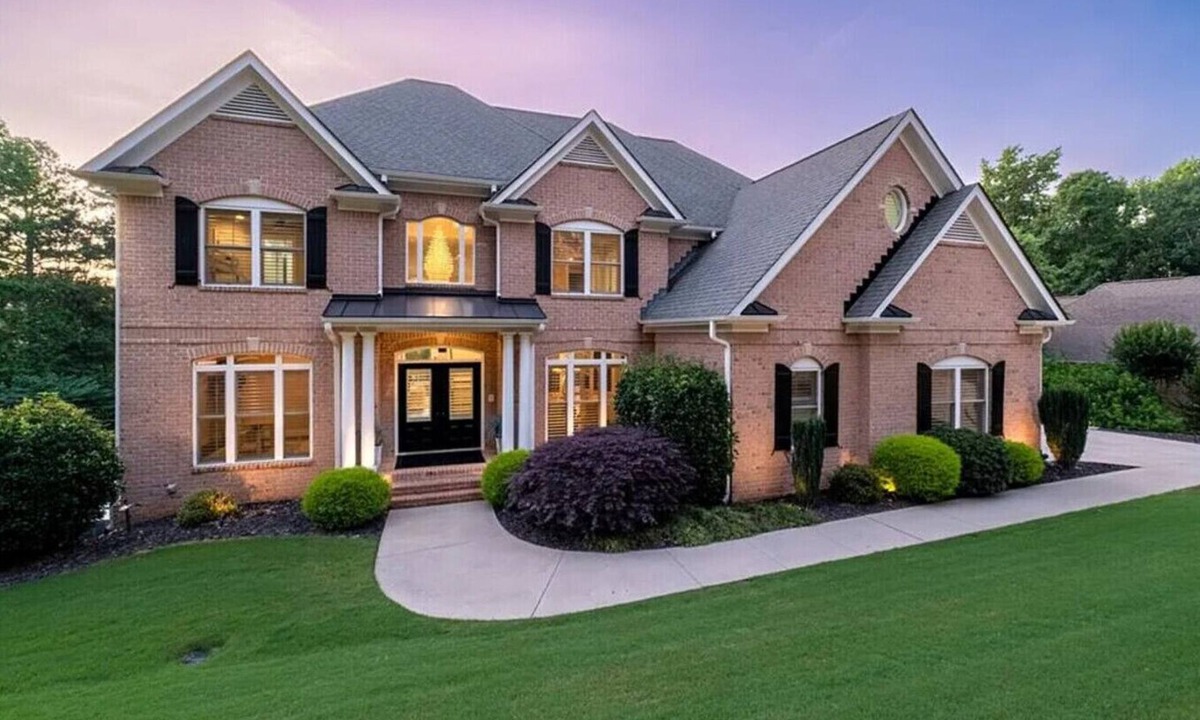 Tate House | Stunning Lakefront Estate