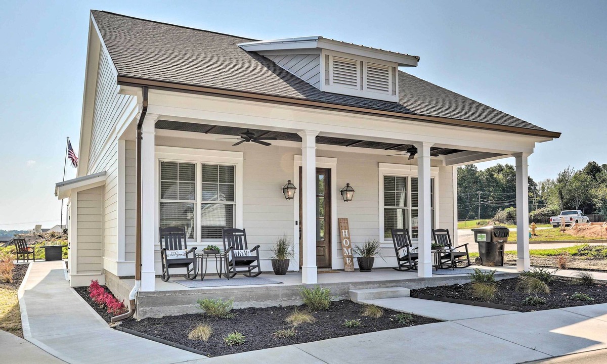 Greenwood Cottage | Stunning Lakefront Retreat w/Dock Access!