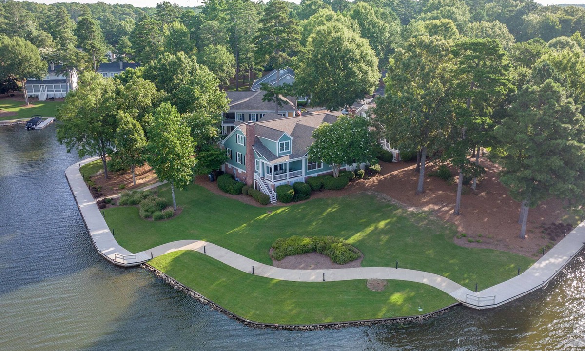 Greensboro Cottage | Stunning Lakefront Views of Lake Oconee from every window
