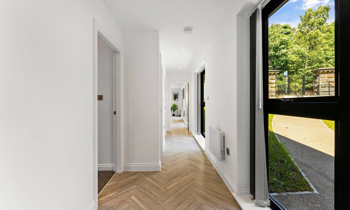 Headingley Apartment | Stunning Large Leeds Apartment - Parking