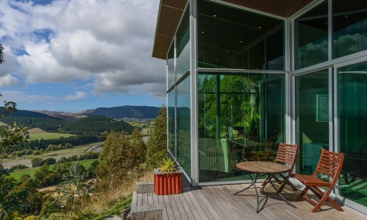 Havelock North House | Stunning location, modern luxury cottage