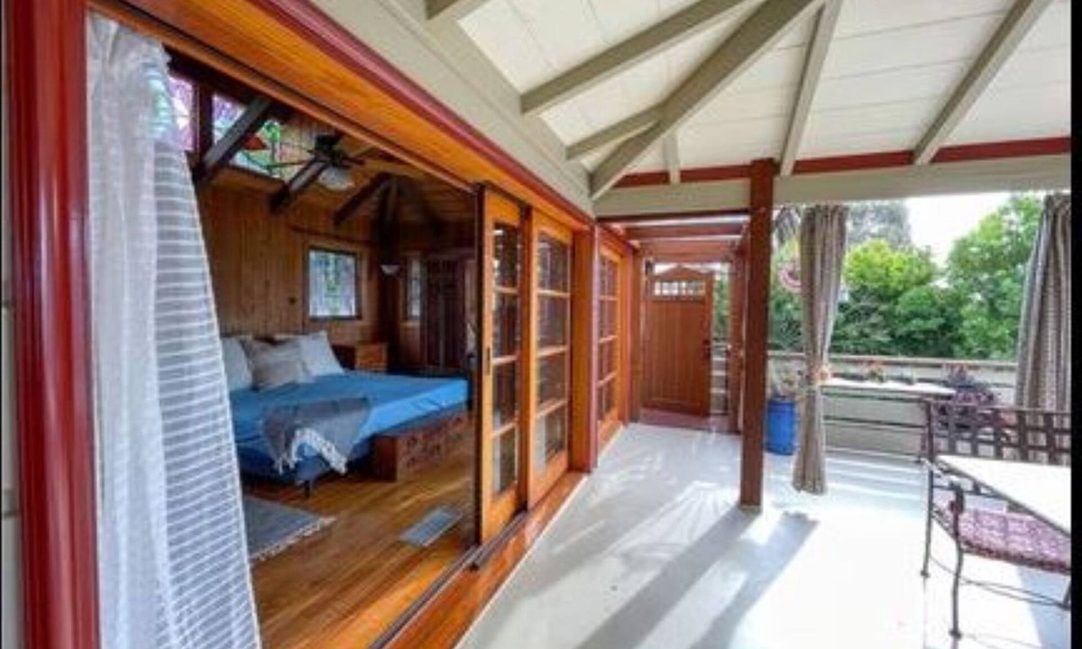 Diamond Crestview House | Stunning Loft in Laguna Beach. Steps away from the beach.