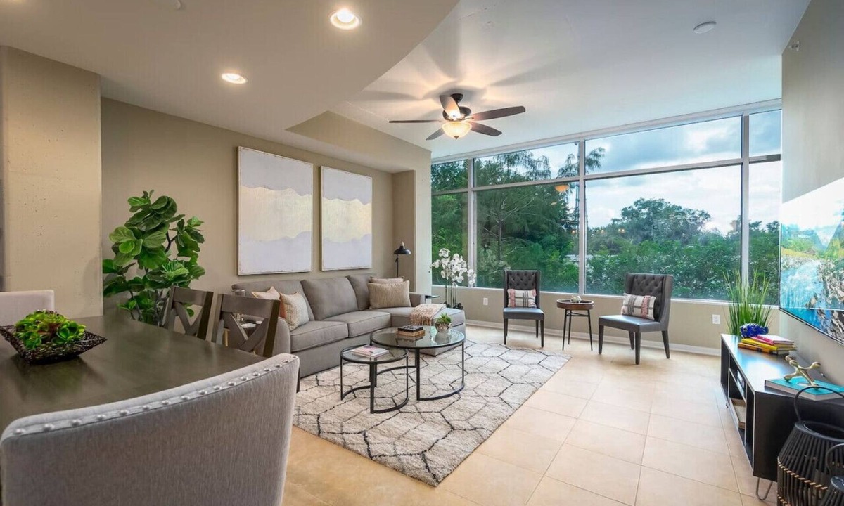 South Eola Condo | Stunning & Luxurious 2Bed/2Bath w/open floor plan!