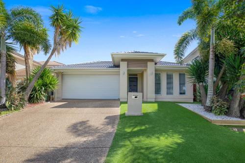 North Lakes House | Stunning luxurious house