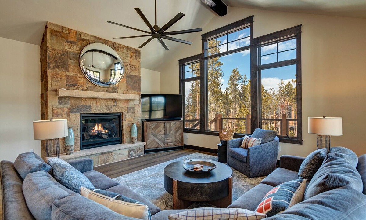 Baldy Mountain House | Stunning Luxury Home with Private Hot Tub!