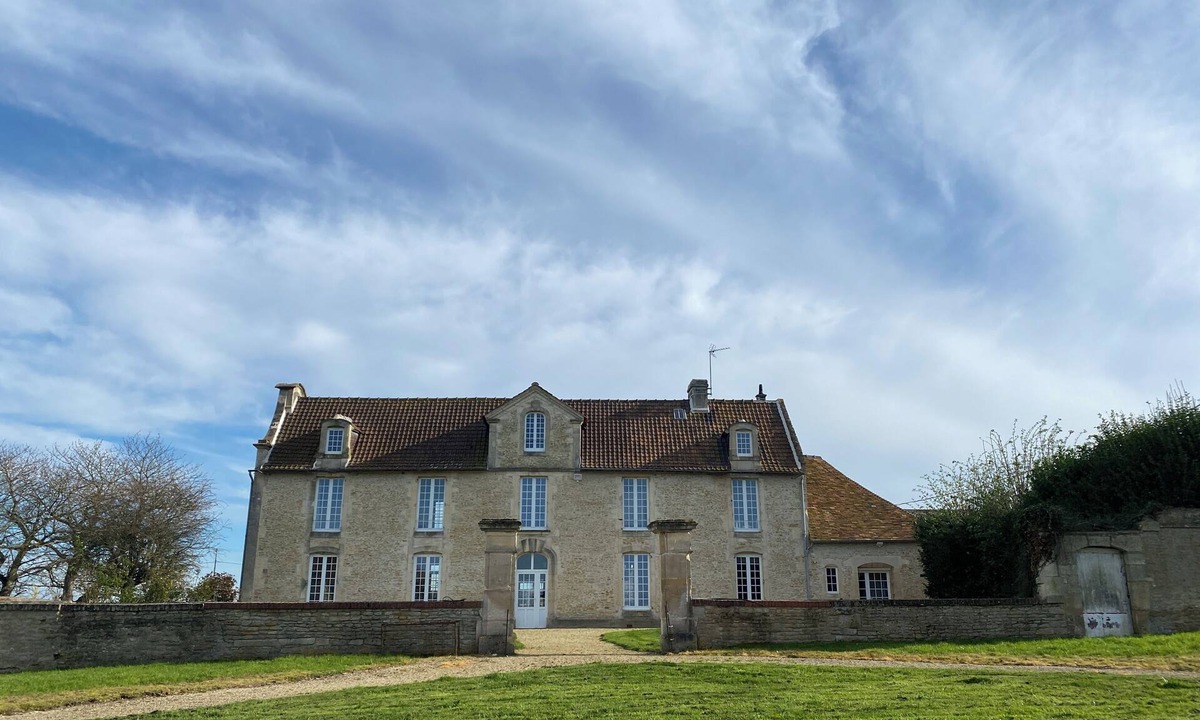 Janville House | Stunning manor house 15 minutes from the sea and Caen (Normandy).