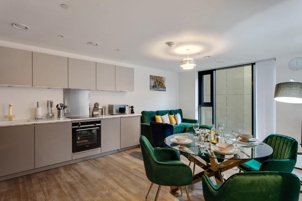 The Westside Apartment | Stunning Modern 1BR Flat in Central Birmingham