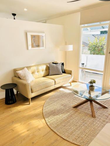 Hazelwood Park Apartment | Stunning Modern Self-contained Apartment