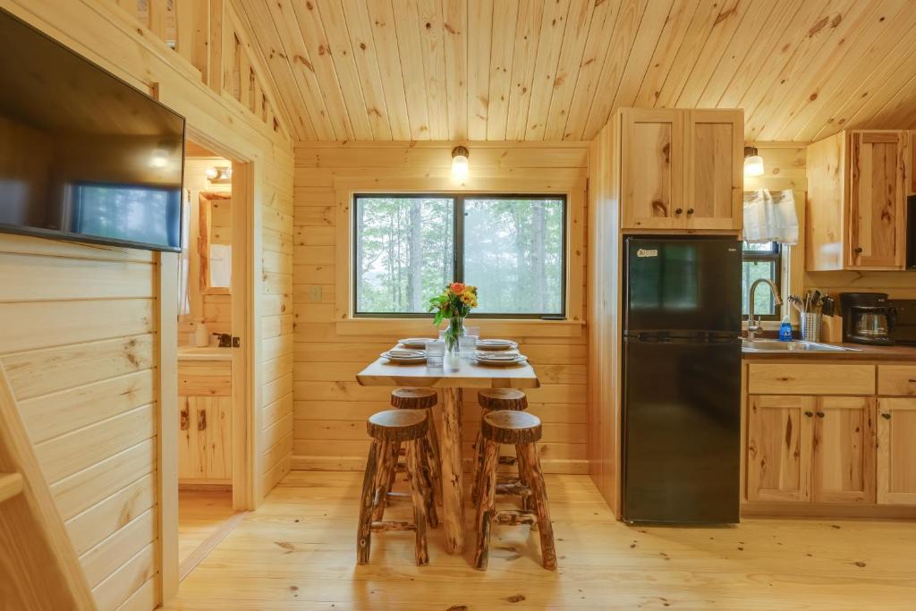 Cowanesque House | Stunning Mtn Views: Middlebury Center Retreat!