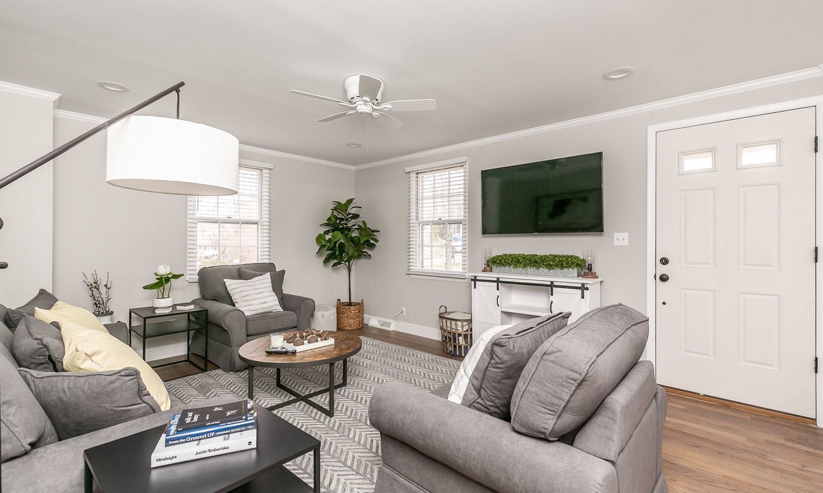 Lutherville Timonium House | * Stunning New Bungalow Perfect for Everyone *