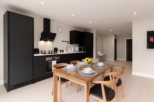 Sheldon Apartment | Stunning NEC apartments - Sleeps 8